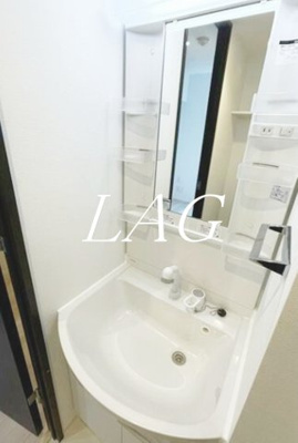 【洗面所】 | クラリッサ横浜ベーネ | 独立洗面台です。