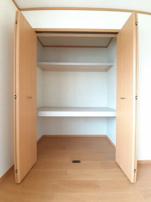 【収納】 | アルモニーハイツ | ちょっとした収納スペースも充実しています