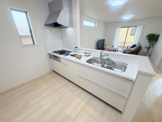 三郷市戸ケ崎　新築戸建　全2棟　B号棟のキッチン|同施工会社の参考写真になります。