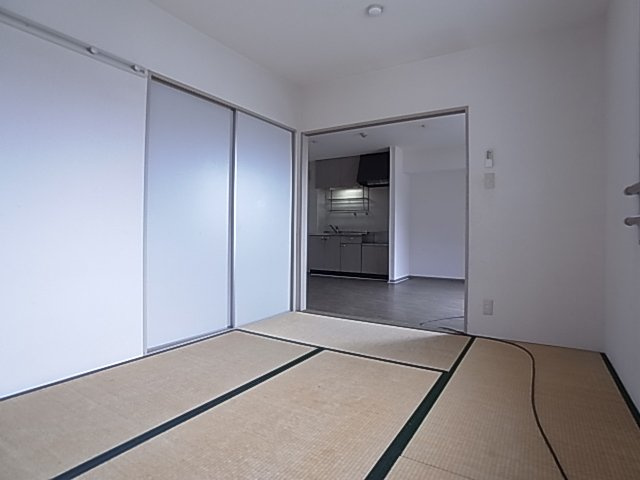 神戸市須磨区千守町１丁目のアパートの内装|和室