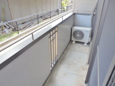 【バルコニー】 | パビオン A棟 | 東向き