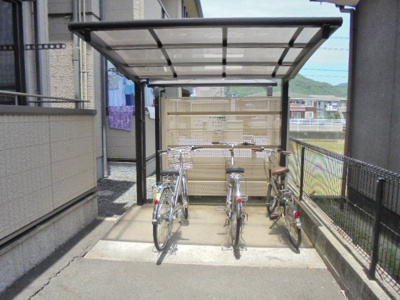 【その他共用部分】 | パビオン A棟 | 屋根付き駐輪場