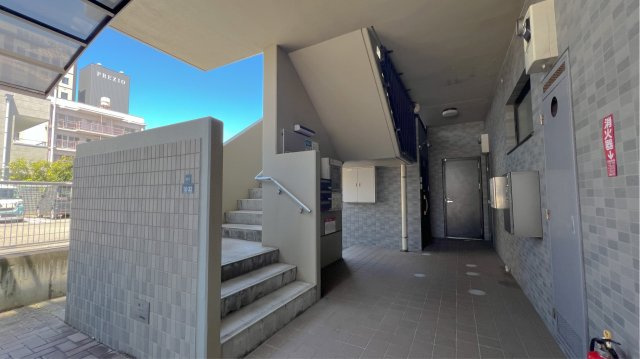 サンビルド　Ｉ．Ｓ．のエントランス