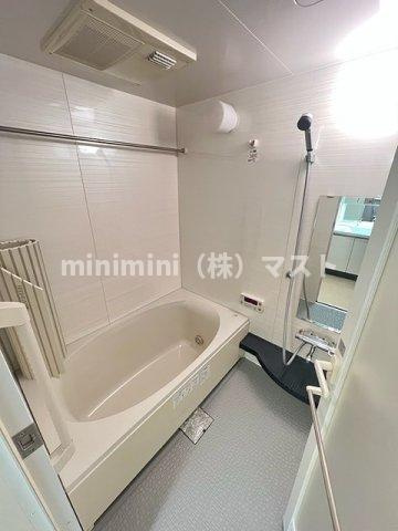 ロイヤルパークス桃坂の浴室