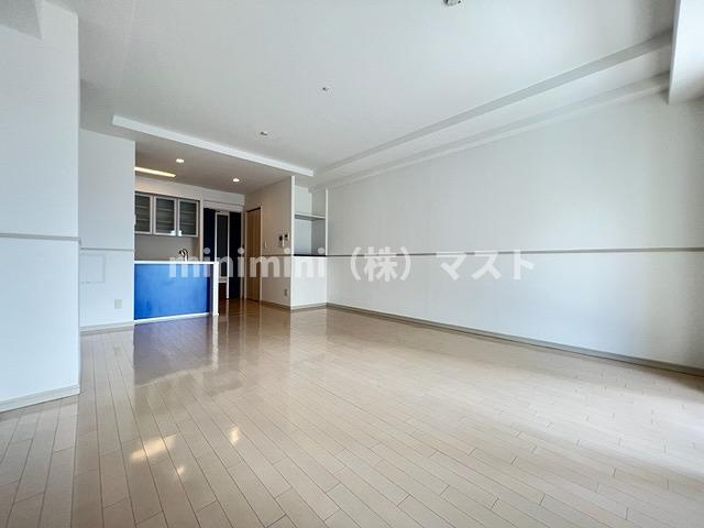 ロイヤルパークス桃坂の内装