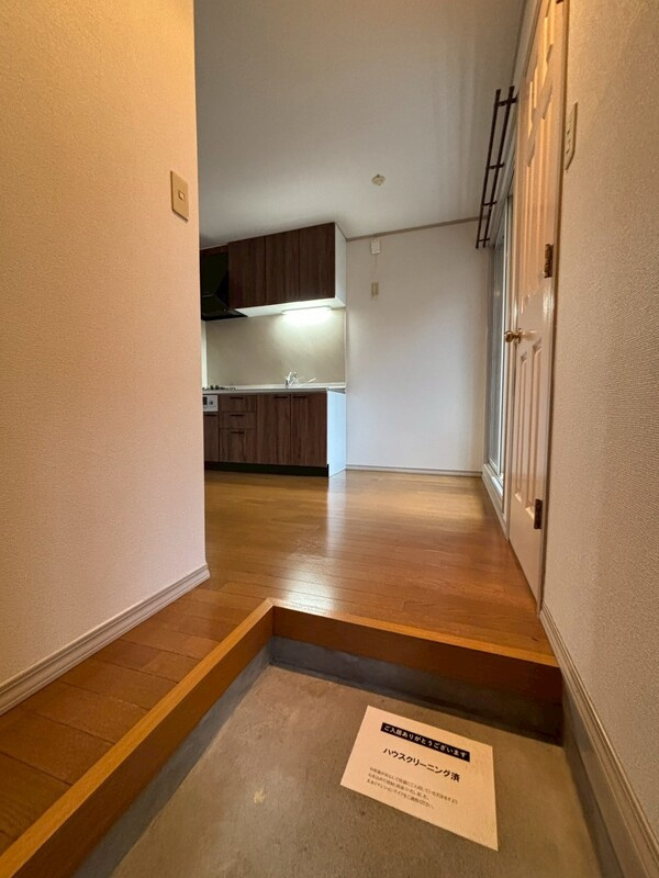 ロイヤルコート南別府A棟の玄関