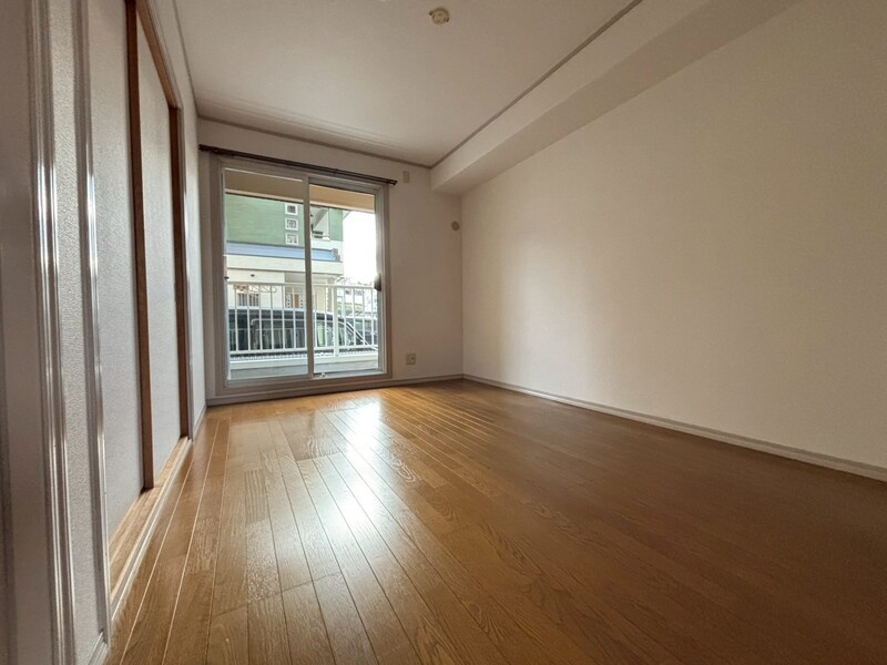 ロイヤルコート南別府A棟の居間・リビング