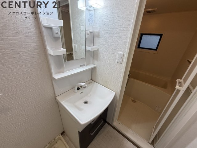 独立洗面化粧台付きでおすすめです！
