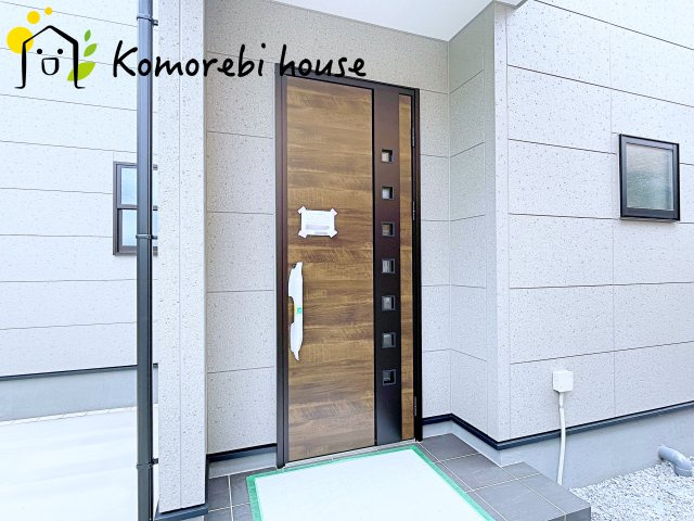上尾市浅間台　新築一戸建て　リーブルファイン　01の玄関|きれいな玄関です
