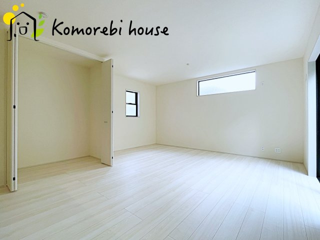上尾市浅間台　新築一戸建て　リーブルファイン　01の居間・リビング|ゆったりとしたリビングです
