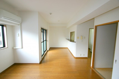 【居間・リビング】 | ソレイユレヴァン