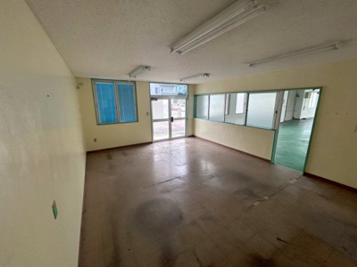 【内装】 | 宜野湾倉庫兼事務所 | ※退去前の為、写真と現状が異なる場合がございます