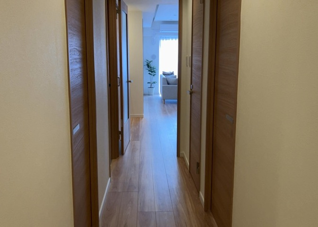 【内装】 | ライオンズマンション南大沢 | 内装はとにかくおしゃれなものがいい！と選ぶ前に、まず住んだ後のことを想像してみましょう。住んでみたらコンセントの位置が悪くて使いにくいなど出てきます。事前にどの家電をどこに置くか想定しておきましょう。