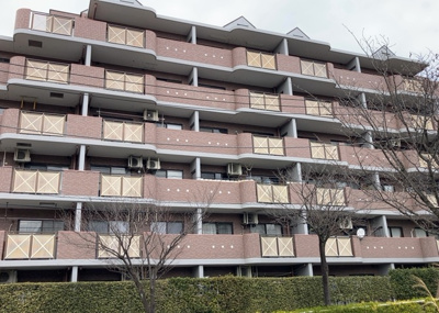 【外観】 | ライオンズマンション南大沢 | マンションの外観は非常に重要なポイントです！外観の善し悪しは資産価値に大きな影響を与えます。外観のいいマンションを購入することで、高値で売却がしやすく、買い手が見つかりやすいというメリットがあります。