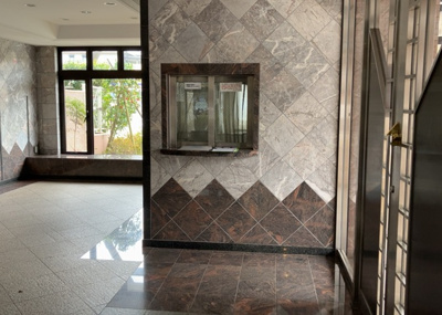 【展望】 | ライオンズマンション南大沢 | 眺望を気にして物件を探す場合、前面に建物が建っていないか現地で確認しましょう！前面に建物があると景色はもちろん、日当たりや風通しにも影響が出てきます。住んだ時のことを想像しながら現地見学をしましょう。