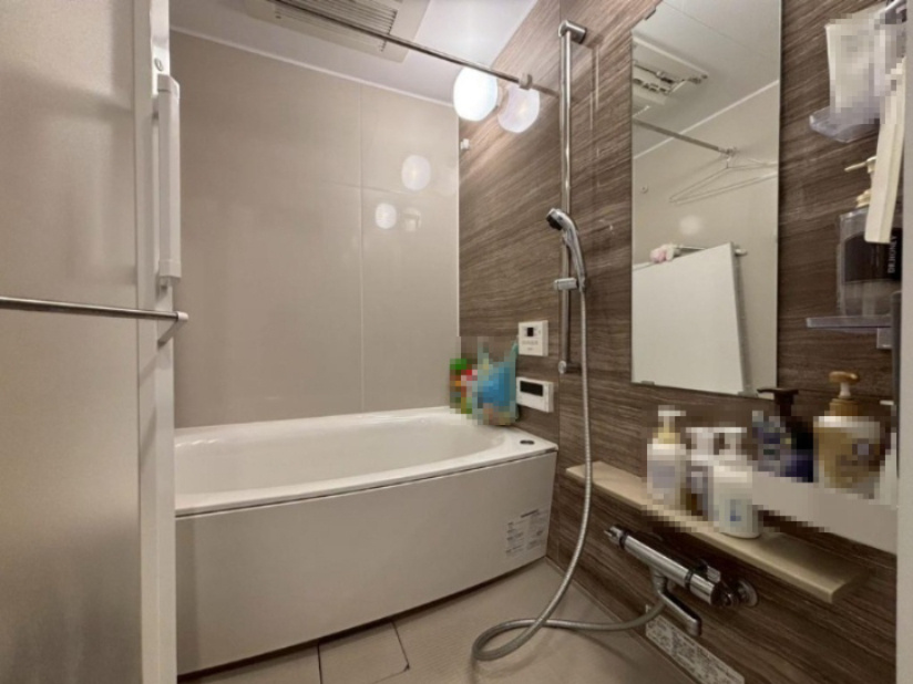 リアラス明石西新町の浴室