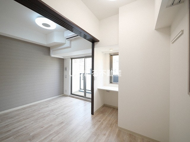 エステムコート大阪福島ルアーナの居間・リビング