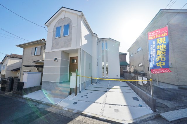 中白根2丁目｜“帰りたくなる”木目の温もりLDK｜ナチュラルな空気感が心地よい開放空間★仲介手数料無料★の外観|やわらかな色合いの外観デザイン。落ち着いた街並みに調和しつつ、程よい存在感を放つ仕上がりです。