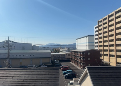 【設備】 | サンクレイドル橋本 | エントランス付近に設置されている集合ポストは、住んでいる部屋と離れているため、ポストをあさるなど誰かに何かされていても被害に気づきにくいです。入居する時には他人に特定されにくい番号で鍵をかけましょう！