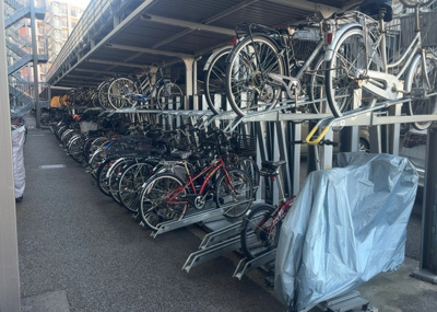 【外観】 | サンクレイドル橋本 | 隣家の土地はどうなっているのか、生活利便施設が近くにあるのか、学校まで近いかなど、お客様のライフスタイルにあわせたイメージが重要です。また、近くにあると困る施設が近くにないかも確認するといいでしょう。