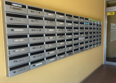 【外観】 | サンクレイドル橋本 | ＳＲＣ造は強度や耐震性の面でもRC造と比べて優れています。そのため、10階建以上の高層または超高層マンションなどの建築にも多く採用されています。柱や梁などのサイズが小さくても高い耐震性を確保できます。