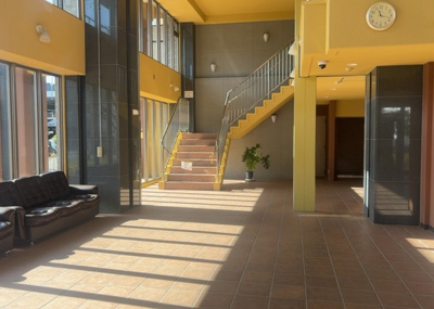 【内装】 | サンクレイドル橋本 | 共有部分は、住民なら誰もが使える設備のこと。例えば駐車場やエレベーター、インターネット設備、セキュリティ設備などがあります。他にも、マンションの廊下・外部階段やエントランス・ゴミ置き場などがあります。