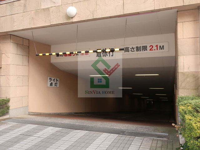 所沢スカイライズタワーの駐車場