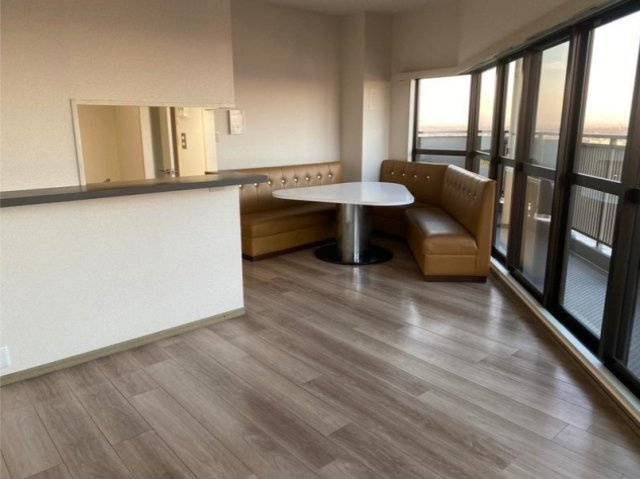 所沢スカイライズタワーの居間・リビング