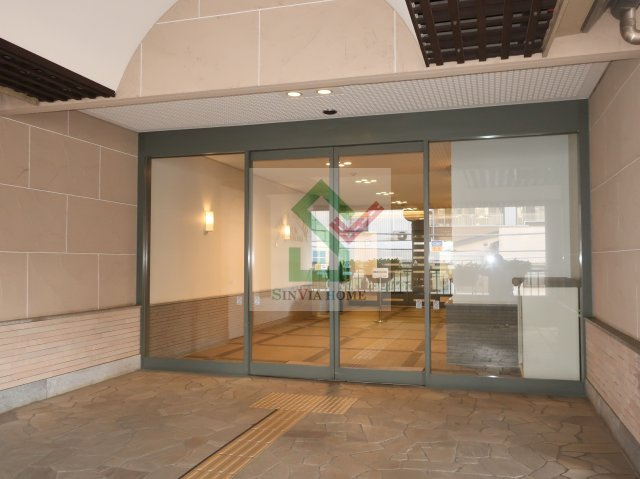 所沢スカイライズタワーのエントランス