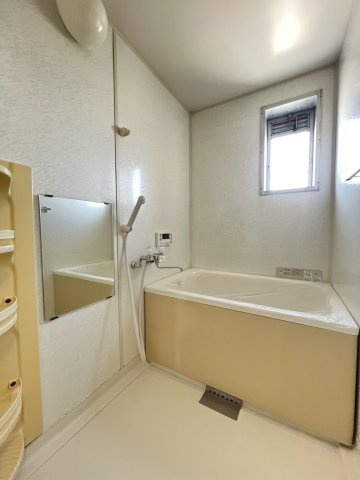 伊川谷住宅4号棟の浴室