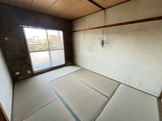 伊川谷住宅4号棟のエントランス