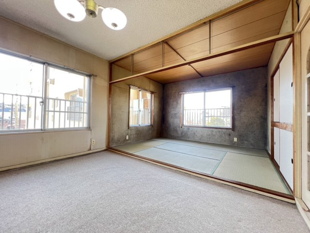 伊川谷住宅4号棟の居間・リビング