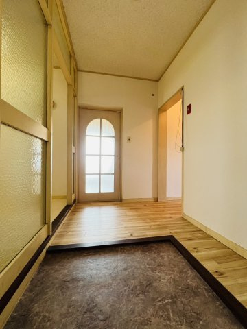 伊川谷住宅4号棟の玄関