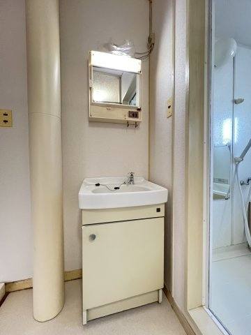 伊川谷住宅4号棟の洗面所