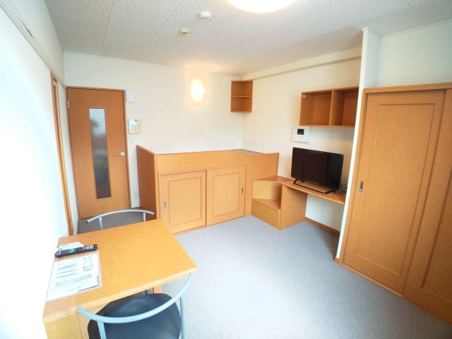 レオパレス新堂Ⅱの寝室|使いやすく機能的なお部屋