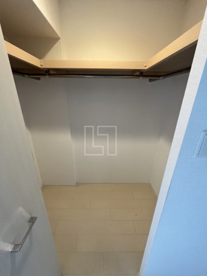 【収納】 | セレニテ谷町calme | セレニテ谷町calm（セレニテ谷町カルム）　ウォークインクローゼット