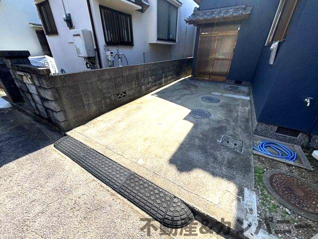 畑寺4丁目中古戸建の駐車場|駐車場の用意があります