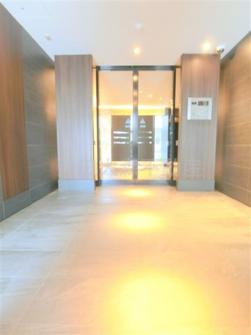 DIPS南六郷ディップスのエントランス|防犯カメラTVモニター付オートロック宅配BOXメールBOX管理人室　エントランス