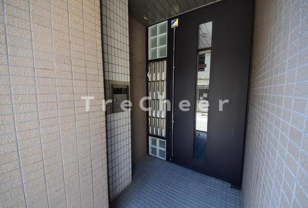 レジデンス昭和のエントランス