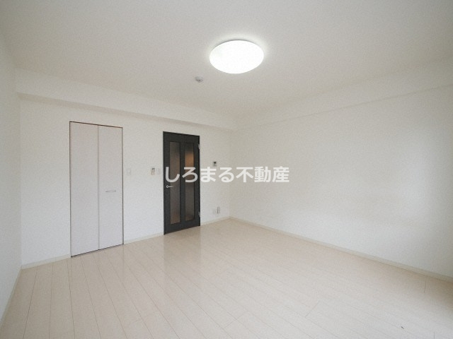 グランシャリオ（関目）の居間・リビング