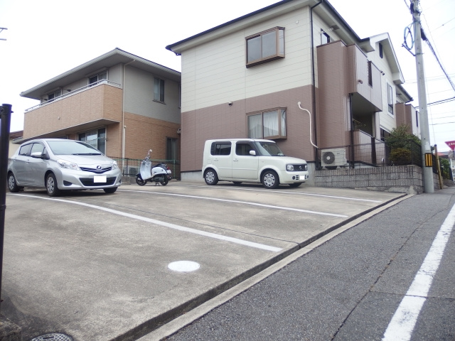 ユイマールの駐車場