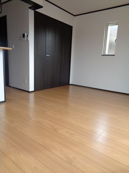 レガーメeastの居間・リビング