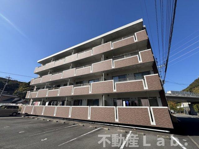 Une Lumiere（ユンヌ・ルミエール）