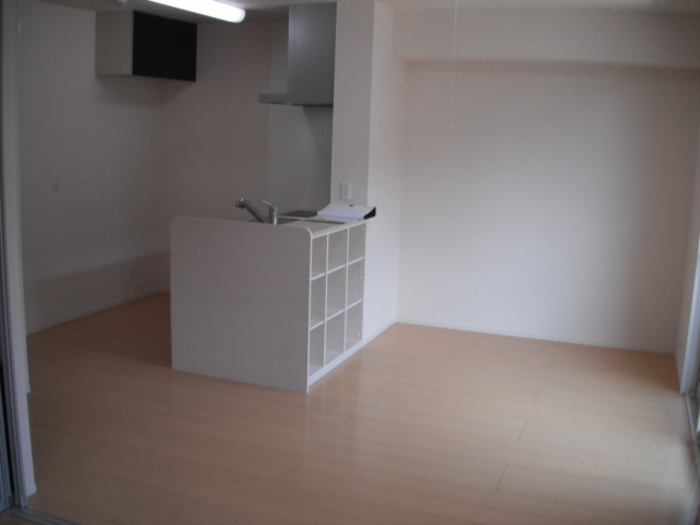 スリー・スター Ⅴ号館 Ａの居間・リビング|LDK