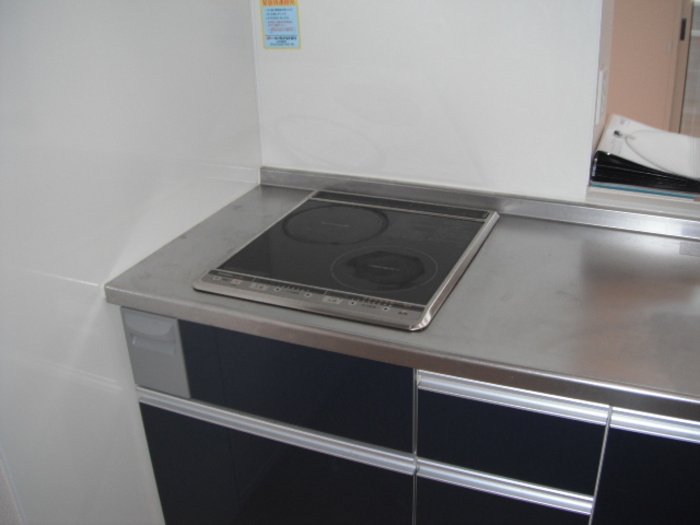 スリー・スター Ⅴ号館 Ａのキッチン|ＩＨクッキングヒーター付キッチン