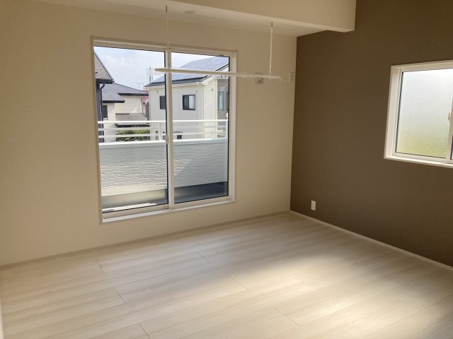 ブルーミングガーデン藤岡市下栗須　２号棟の洋室|２階洋室１です