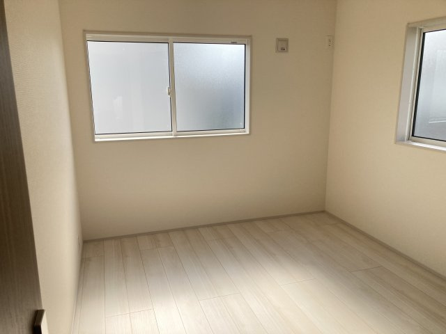 ブルーミングガーデン藤岡市下栗須　２号棟の洋室|２階洋室２です♪