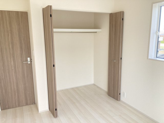 ブルーミングガーデン藤岡市下栗須　２号棟の収納|２階洋室３収納です♪