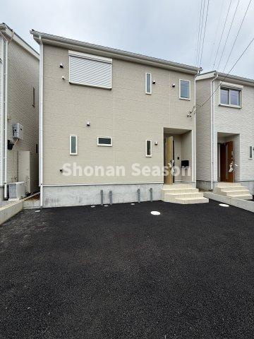 【外観】 | ご近所つきあいしやすい全８棟の分譲地内◎
お子様を通して、新規コミュニティも広がりますよ♪