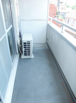 【バルコニー】 | イズミタダマンション | 西向きバルコニー